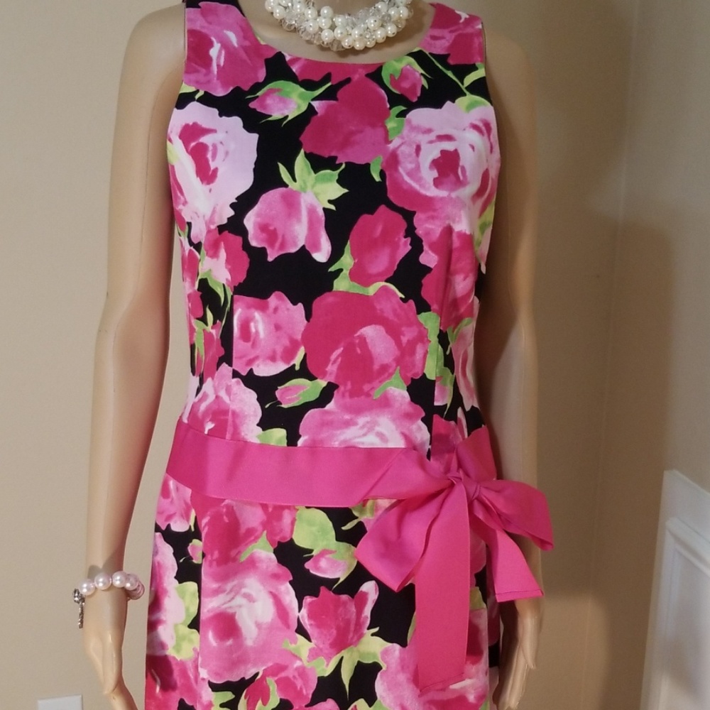 Dress - Picture 2 of 5